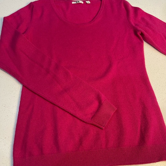 Uniqlo Sweaters - Uniqlo Women's Crewneck Sweater - Bright Fuchsia Pink